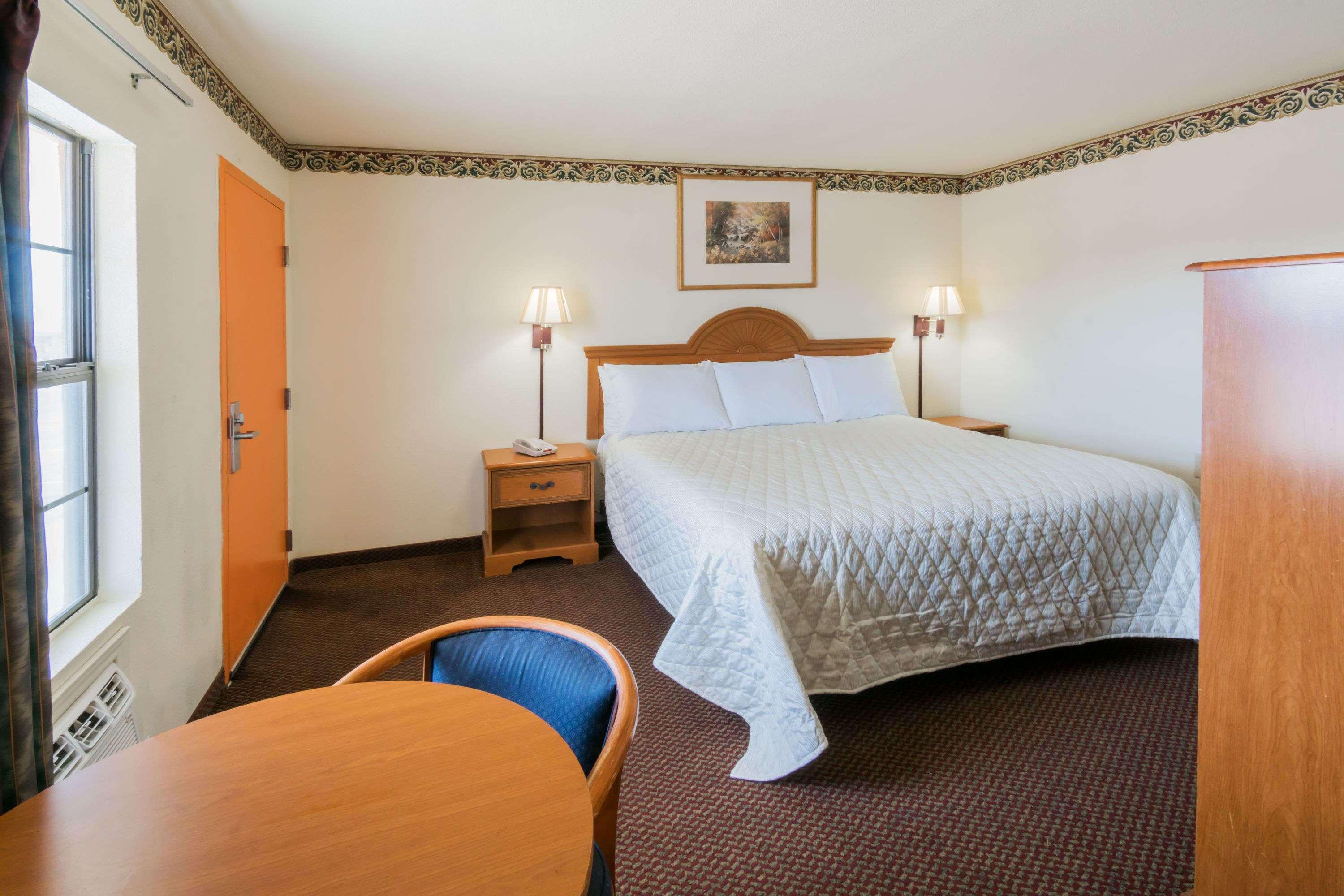Travelodge by Wyndham Temple Eksteriør billede
